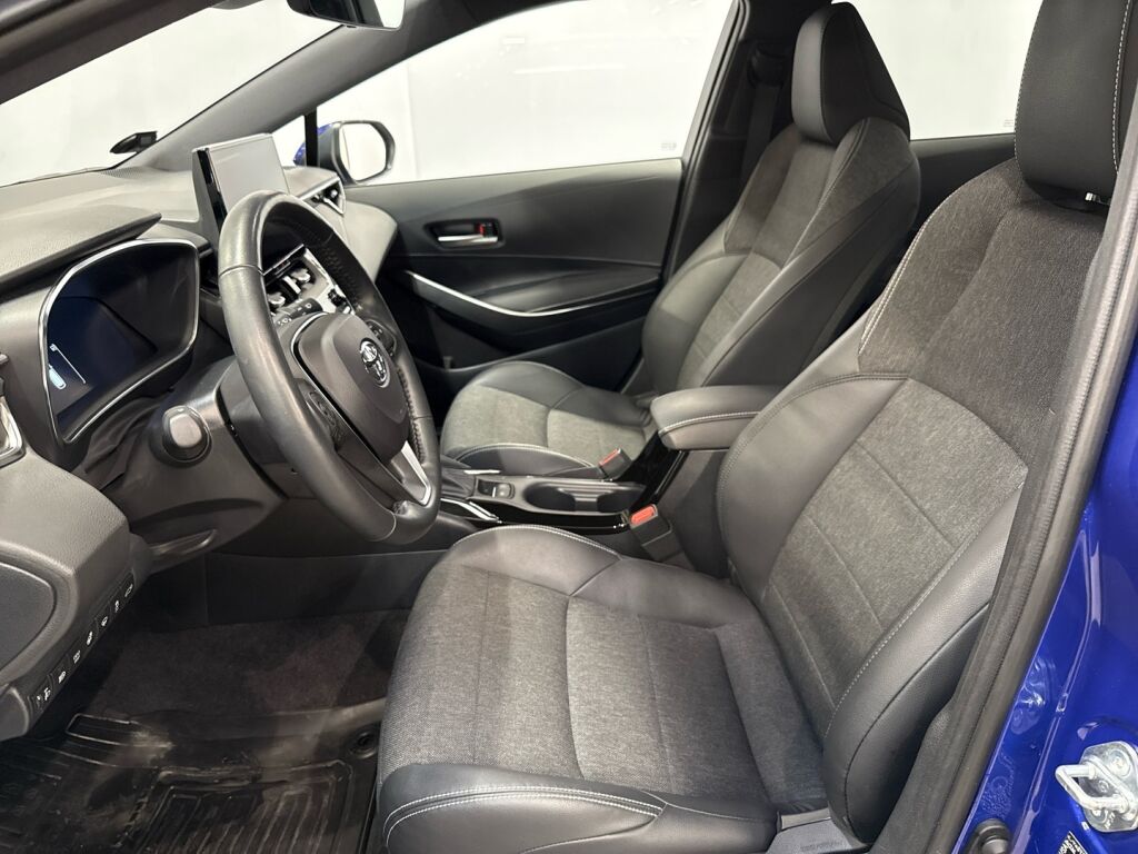 Toyota Corolla 2024 Sininen