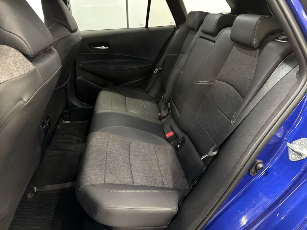 Toyota Corolla 2024 Sininen