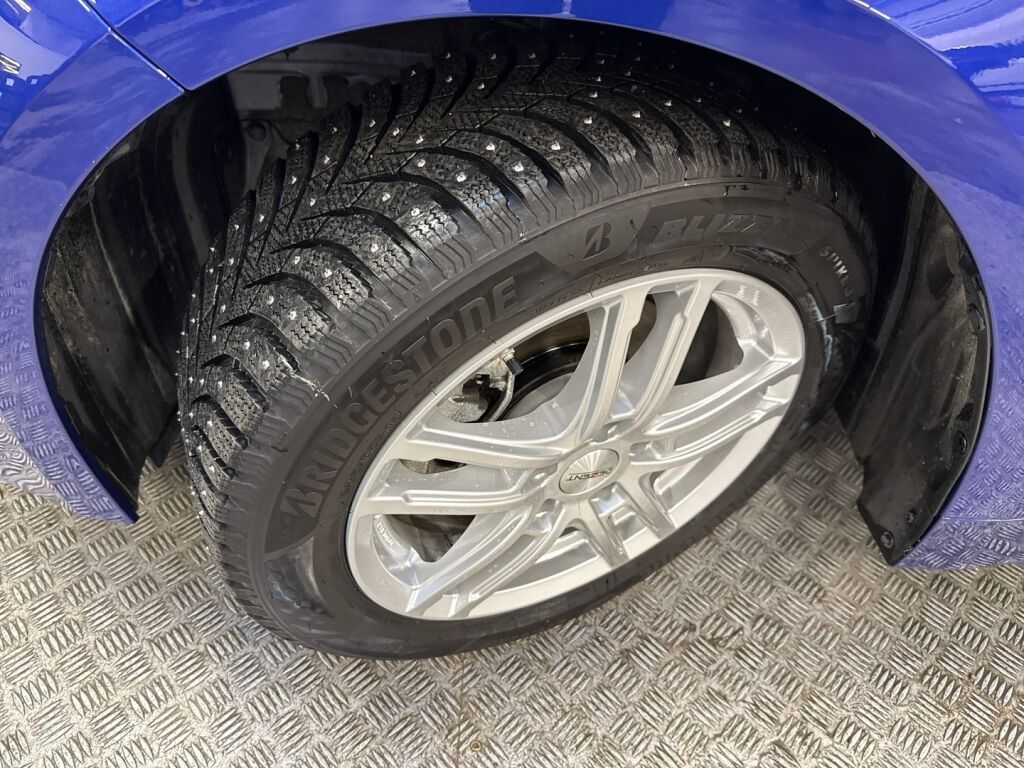 Toyota Corolla 2024 Sininen