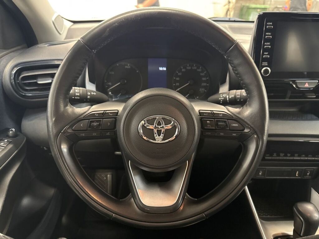 Toyota Yaris 2024 Musta