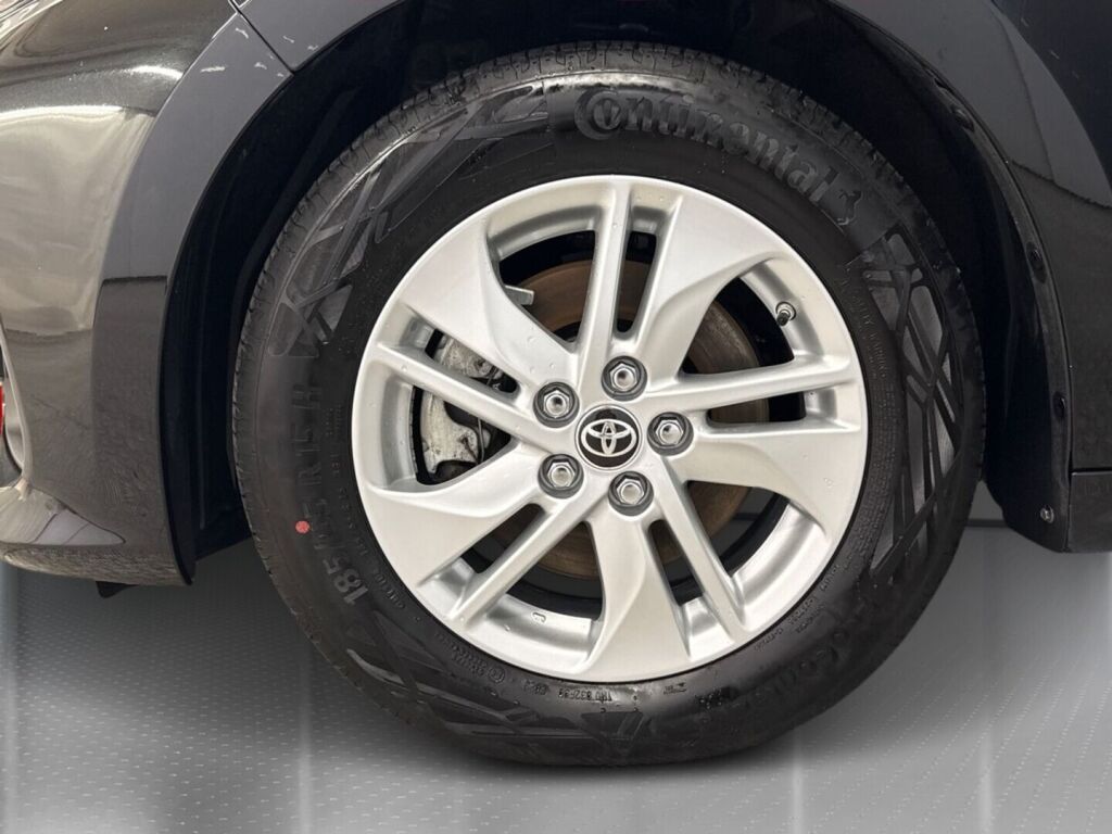 Toyota Yaris 2024 Musta