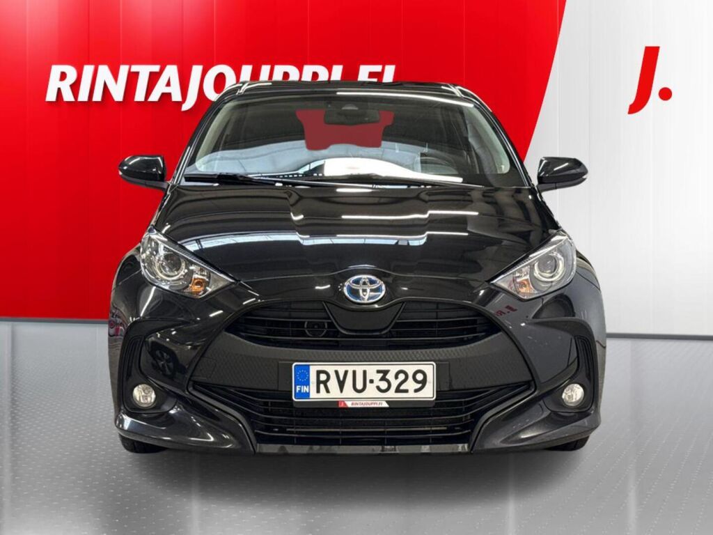 Toyota Yaris 2024 Musta