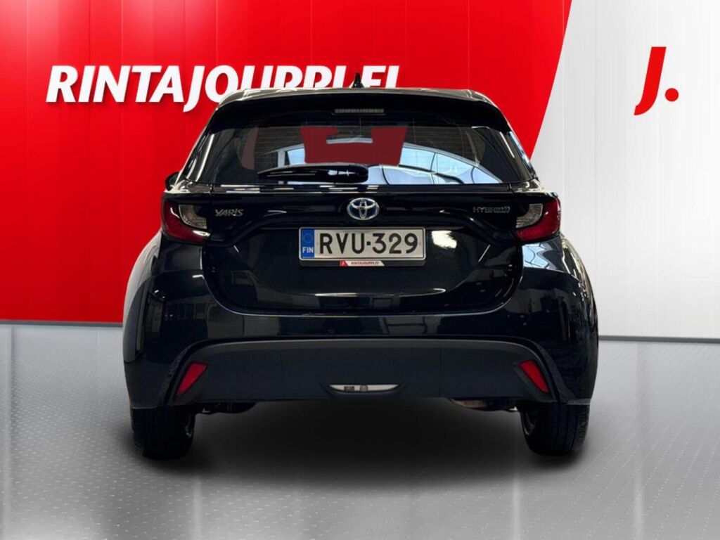 Toyota Yaris 2024 Musta