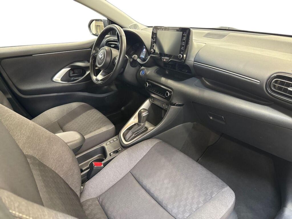 Toyota Yaris 2024 Musta