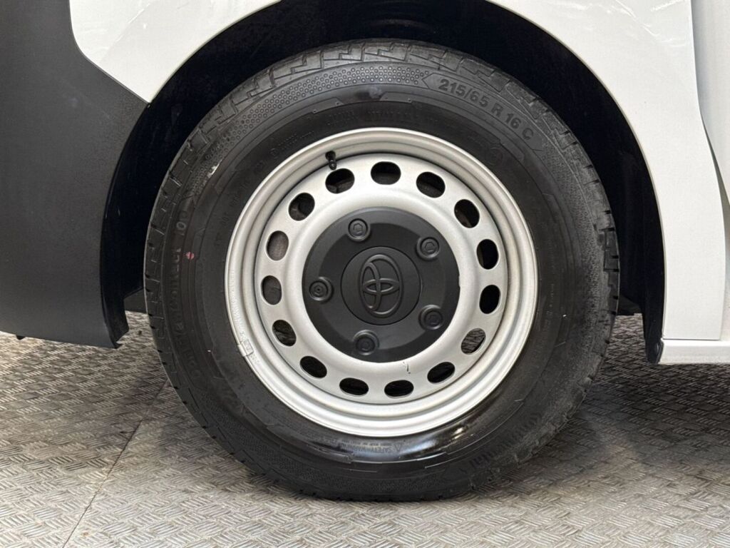 Toyota Proace 2024 Valkoinen