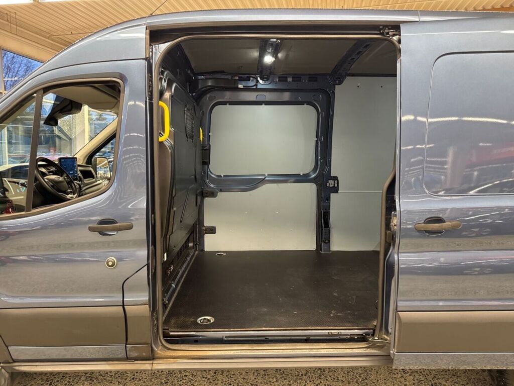 Ford Transit 2024 Chrome Blue