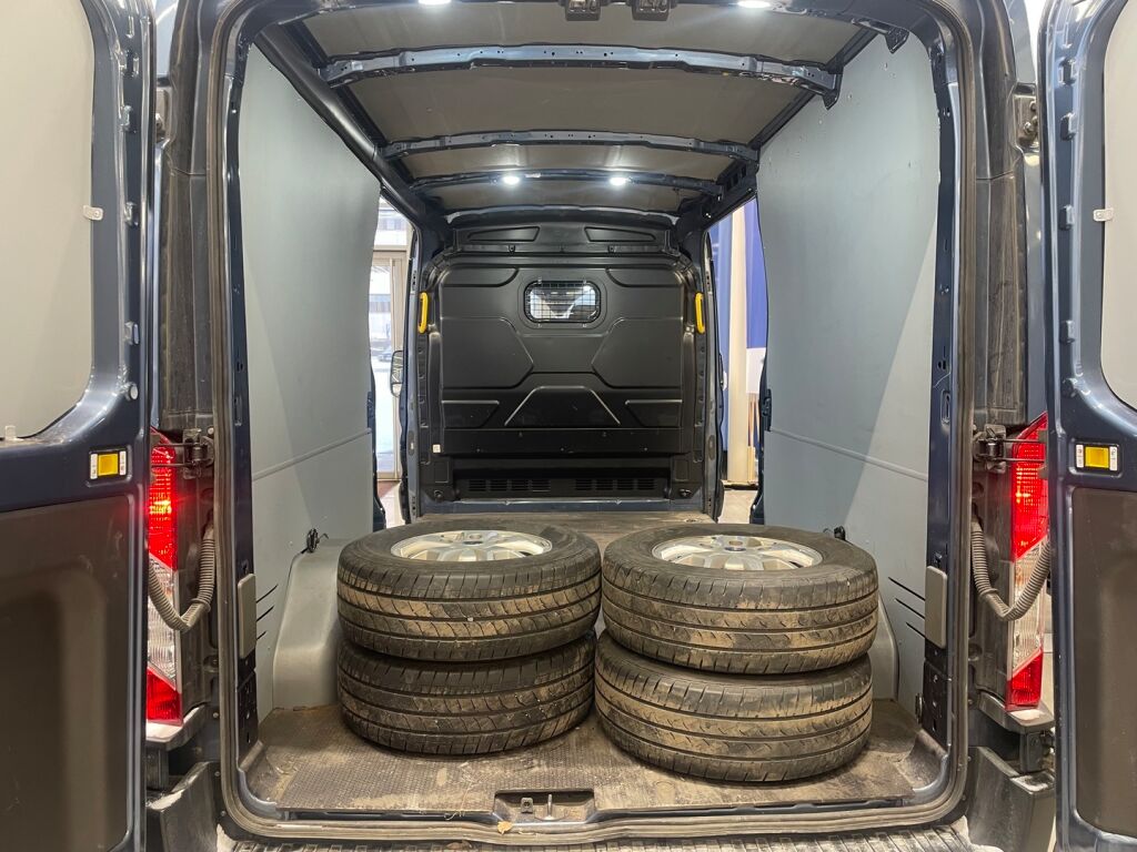 Ford Transit 2024 Chrome Blue