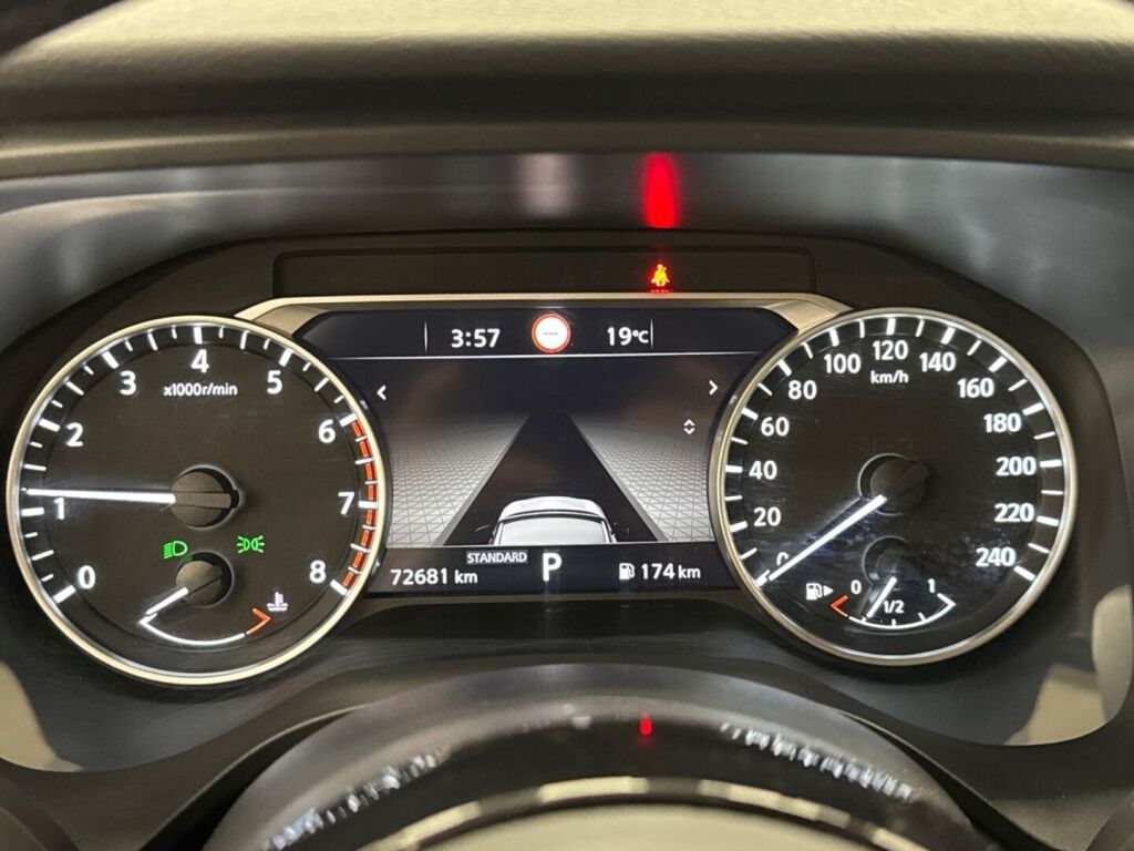 Nissan Qashqai 2024 Musta