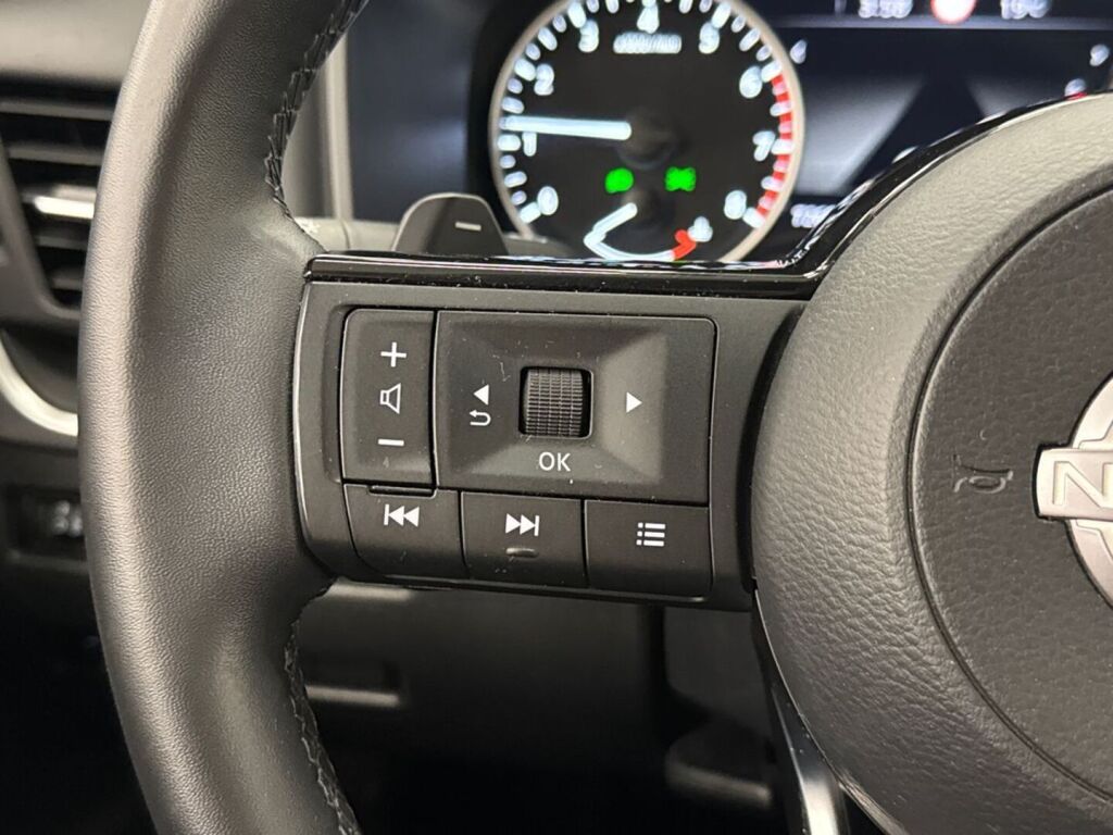 Nissan Qashqai 2024 Musta