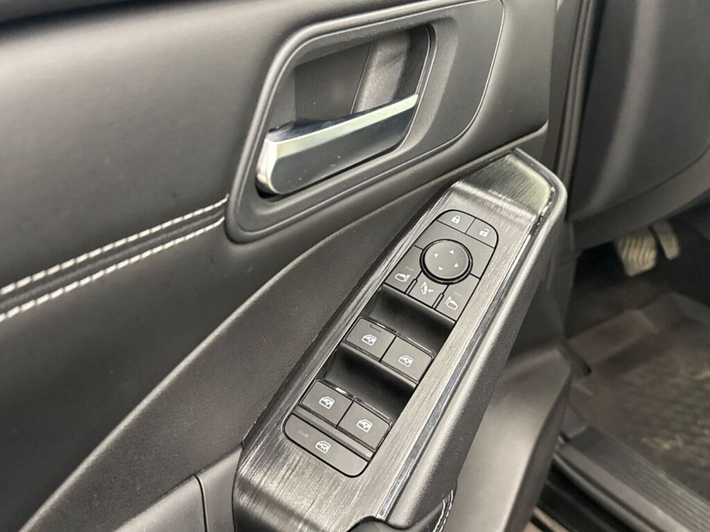 Nissan Qashqai 2024 Musta