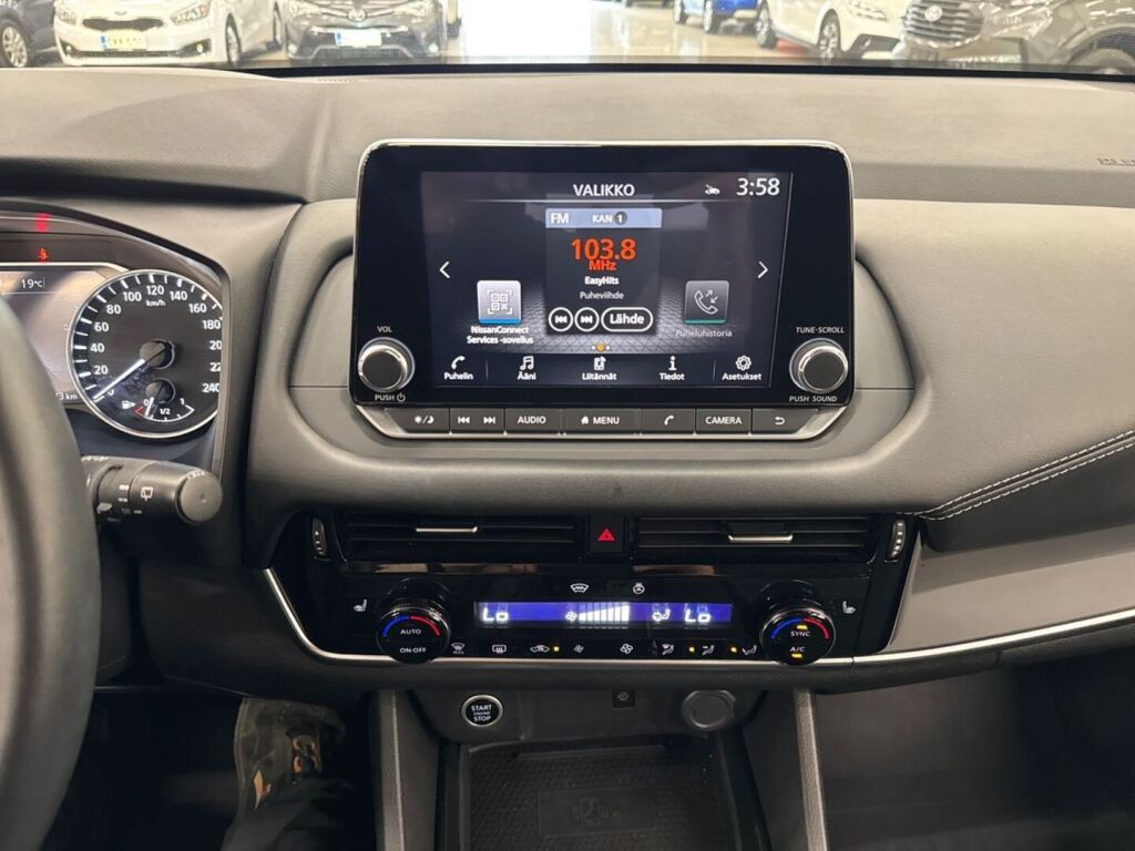 Nissan Qashqai 2024 Musta