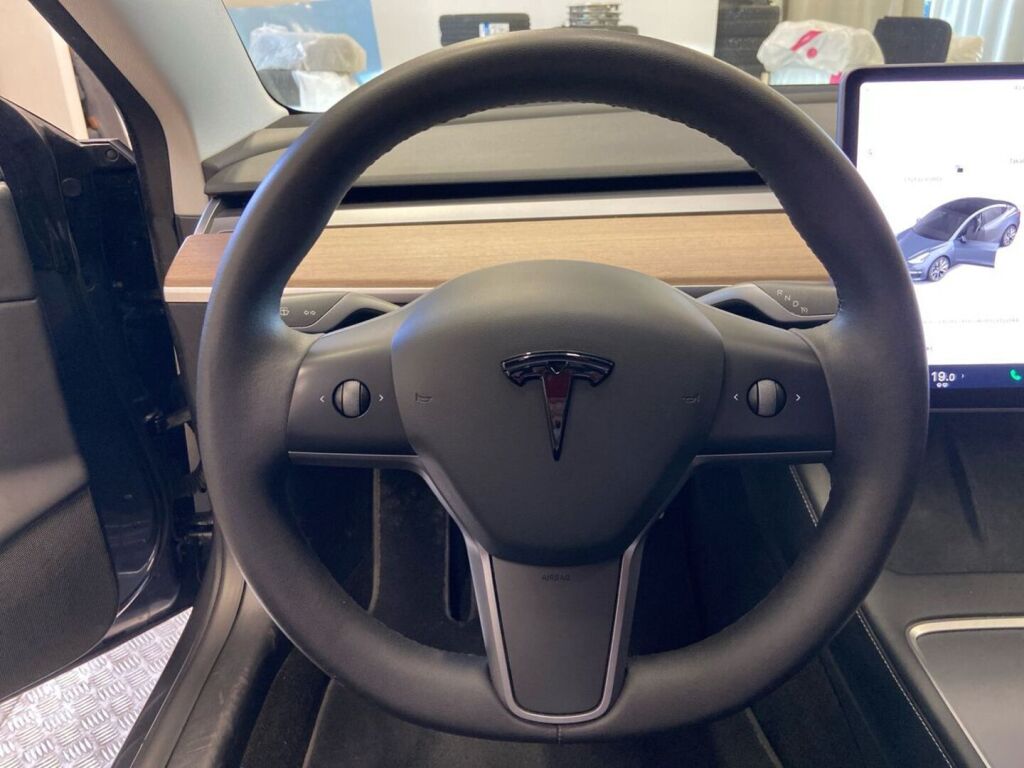 Tesla Model 3 2021 Harmaa