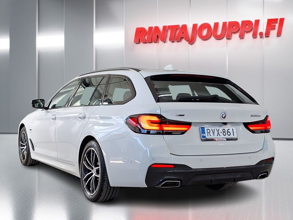 BMW 530 2023 Valkoinen