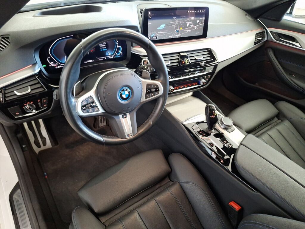 BMW 530 2023 Valkoinen