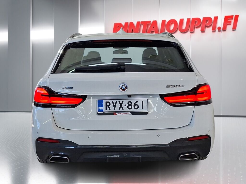BMW 530 2023 Valkoinen