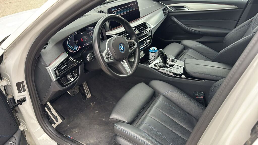BMW 530 2023 Valkoinen