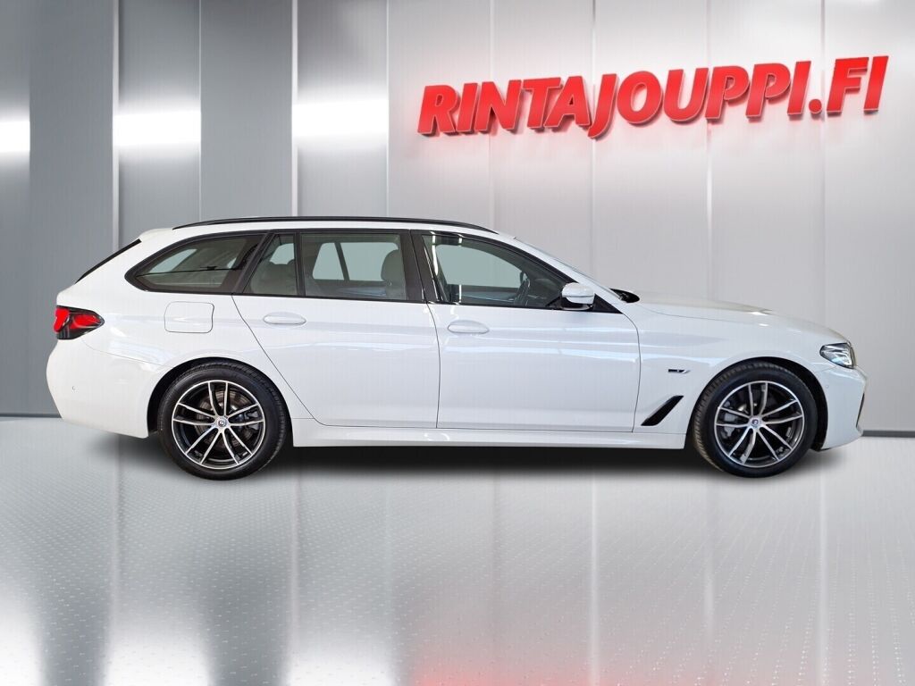 BMW 530 2023 Valkoinen