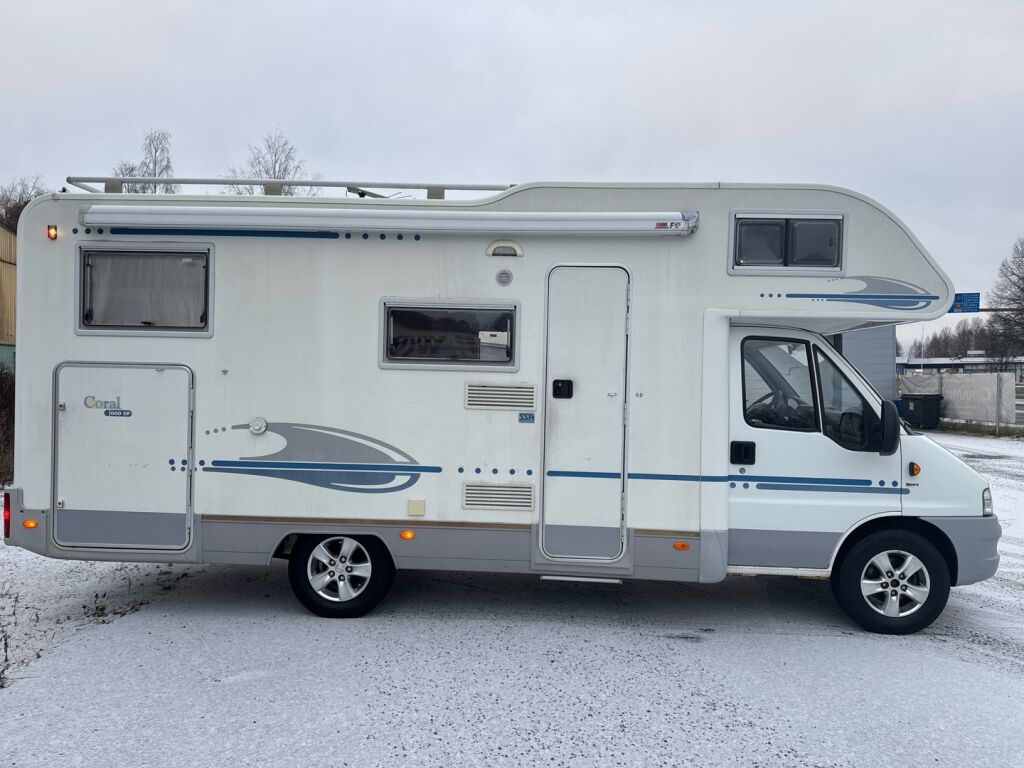 Adria Coral 660 DP 2004 Valkoinen