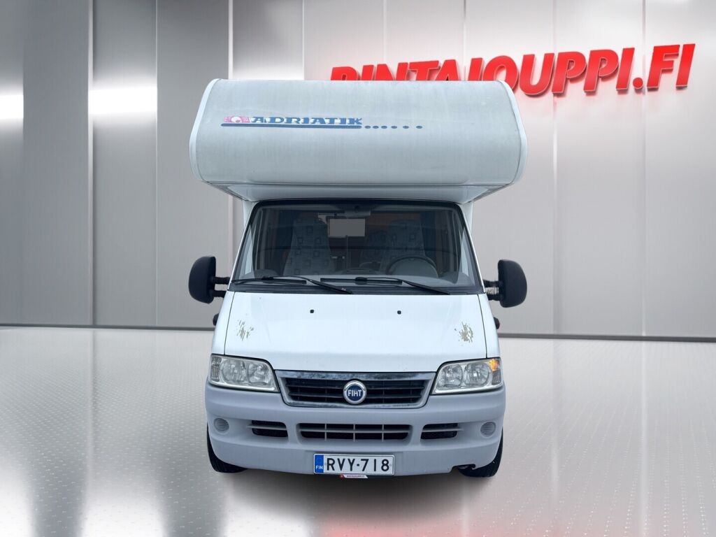 Adria Coral 660 DP 2004 Valkoinen