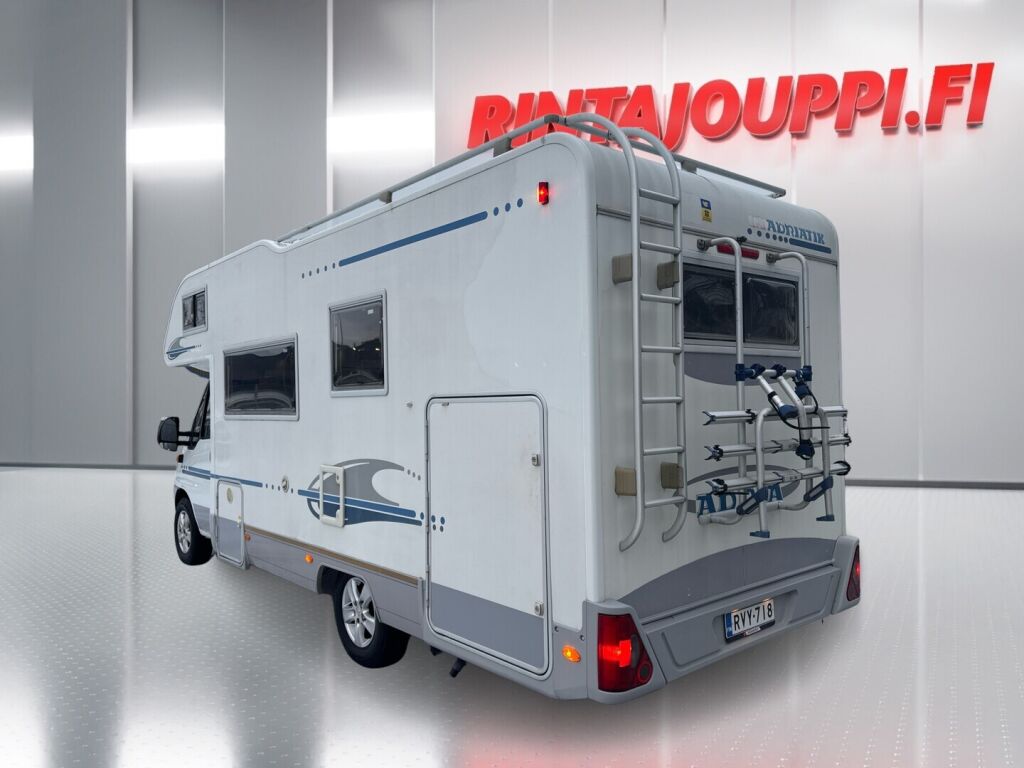 Adria Coral 660 DP 2004 Valkoinen