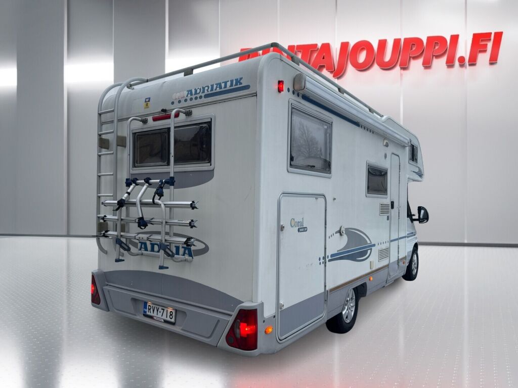 Adria Coral 660 DP 2004 Valkoinen