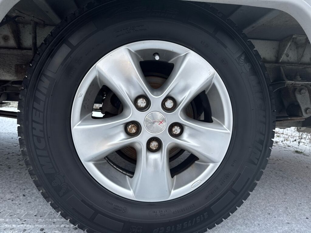 Adria Coral 660 DP 2004 Valkoinen