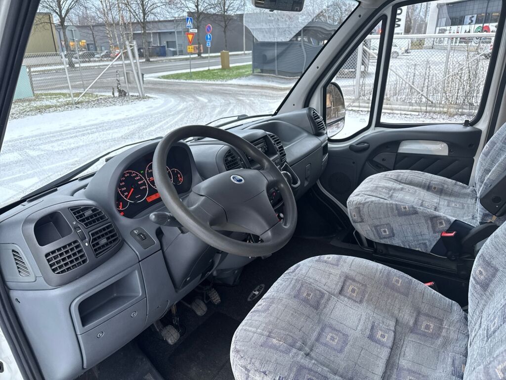 Adria Coral 660 DP 2004 Valkoinen