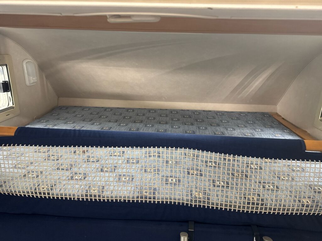 Adria Coral 660 DP 2004 Valkoinen