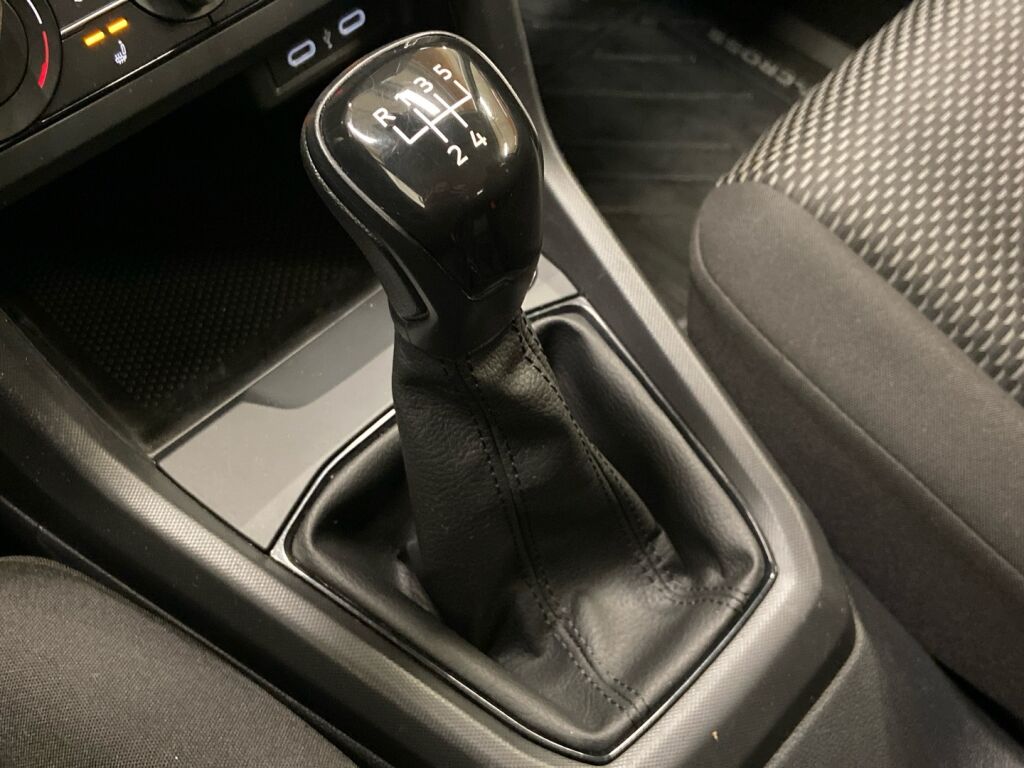 Volkswagen T-Cross 2024 Musta