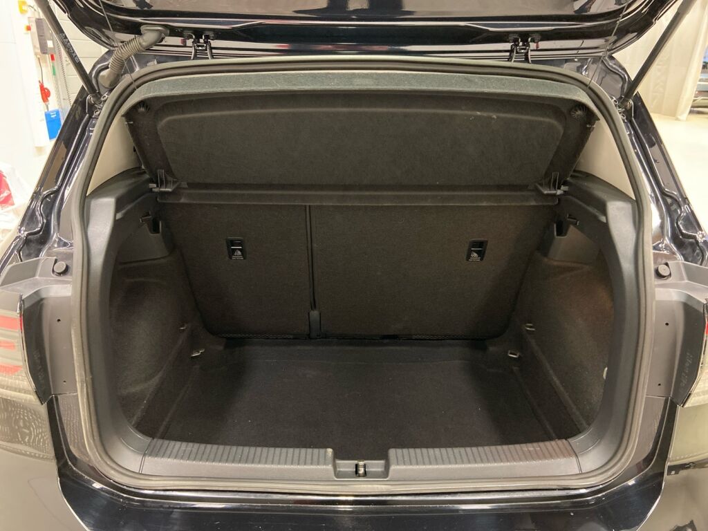 Volkswagen T-Cross 2024 Musta