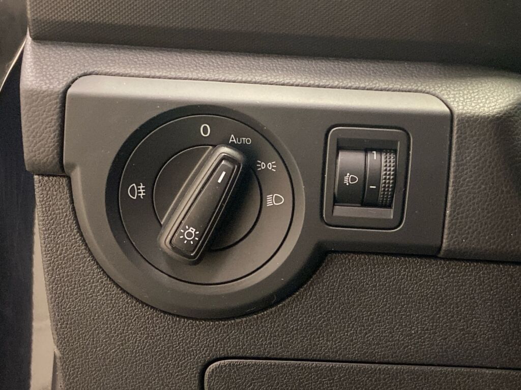 Volkswagen T-Cross 2024 Musta