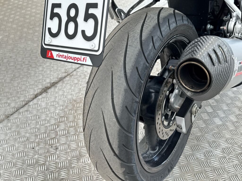 Suzuki GSX 2009 Musta