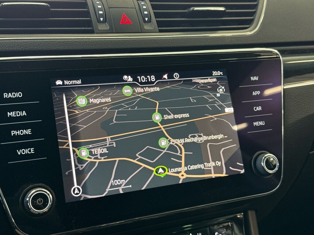 Skoda Superb 2020 Musta