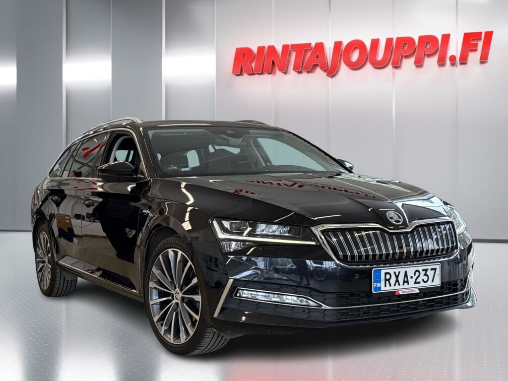 Skoda Superb 2020 Musta