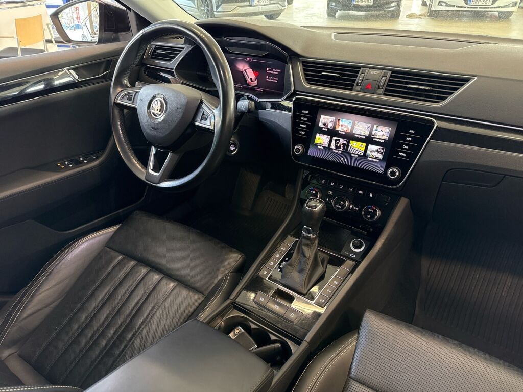 Skoda Superb 2020 Musta