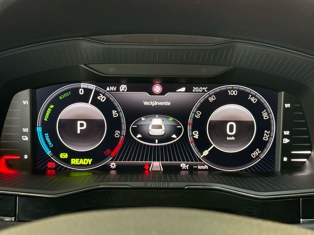 Skoda Superb 2020 Musta