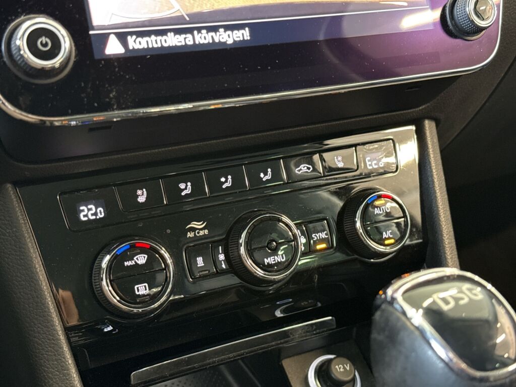 Skoda Superb 2020 Musta