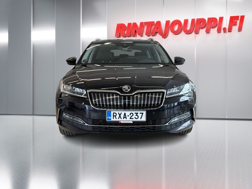 Skoda Superb 2020 Musta
