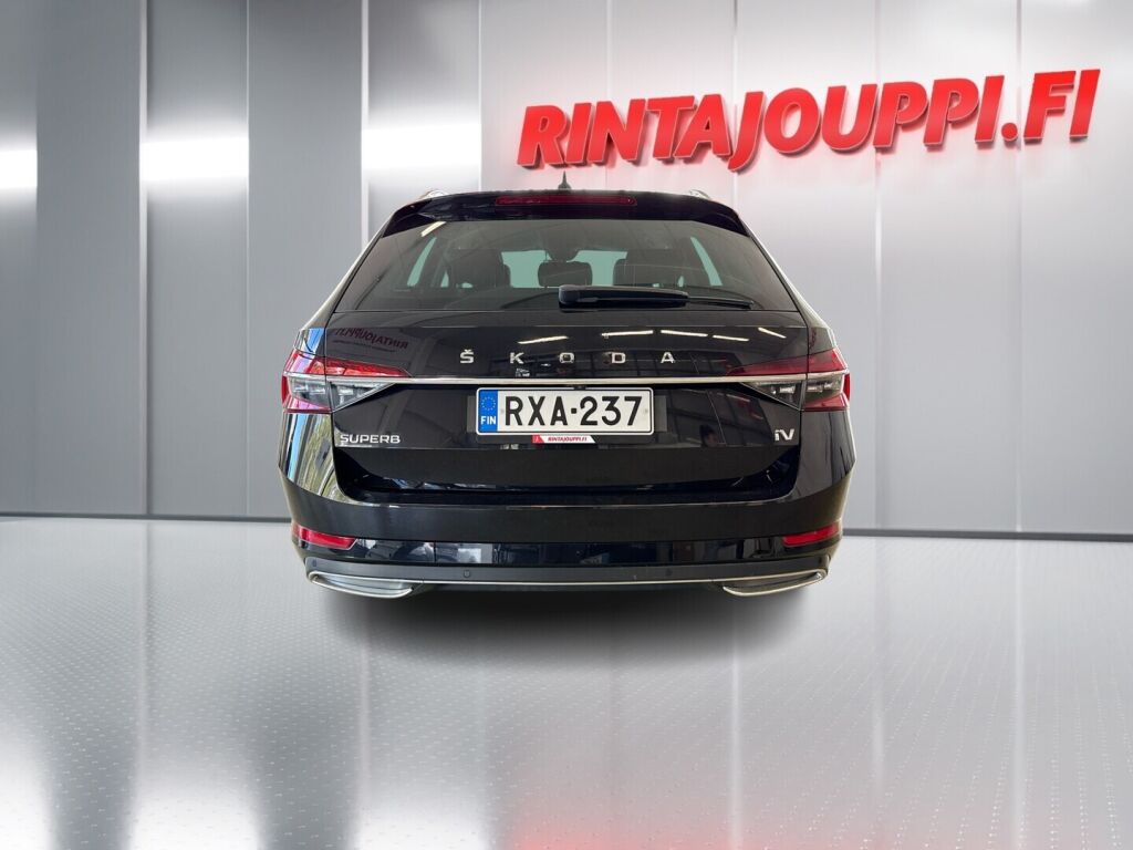 Skoda Superb 2020 Musta