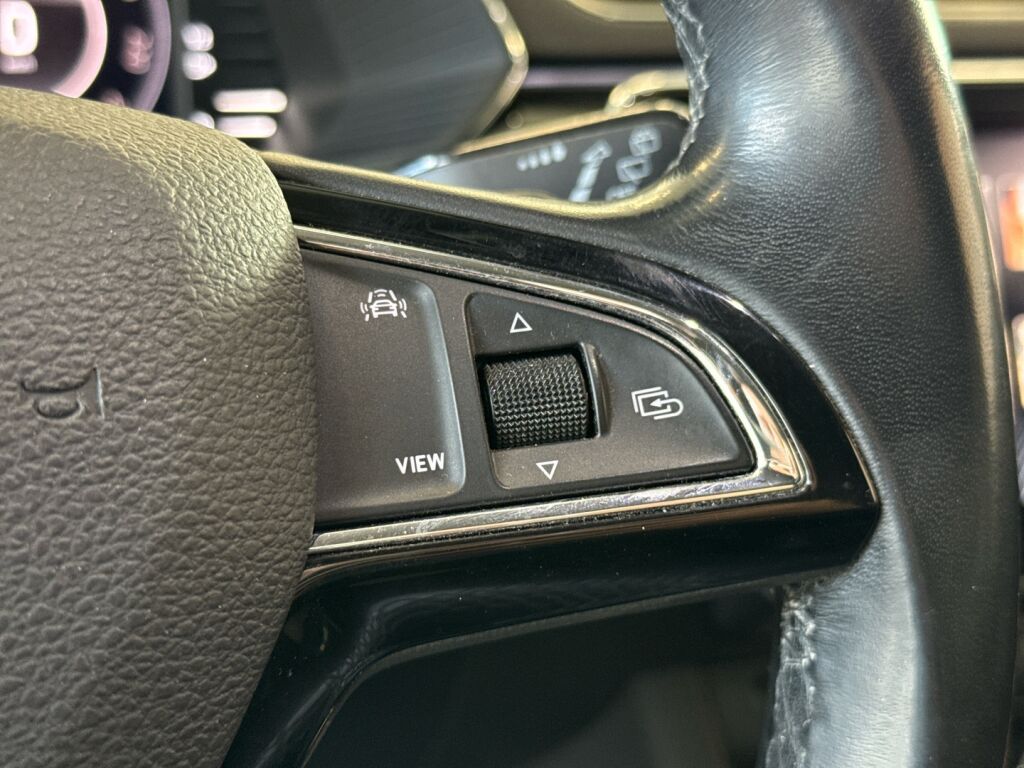 Skoda Superb 2020 Musta