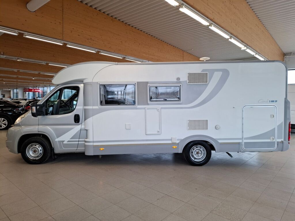 Adria Coral Plus 680 SP 2009 Valkoinen