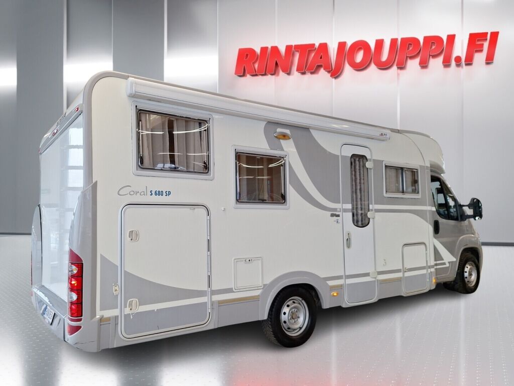Adria Coral Plus 680 SP 2009 Valkoinen
