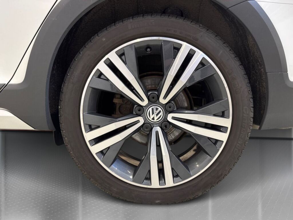 Volkswagen Golf 2018 Valkoinen