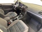 Volkswagen Golf 2018 Valkoinen