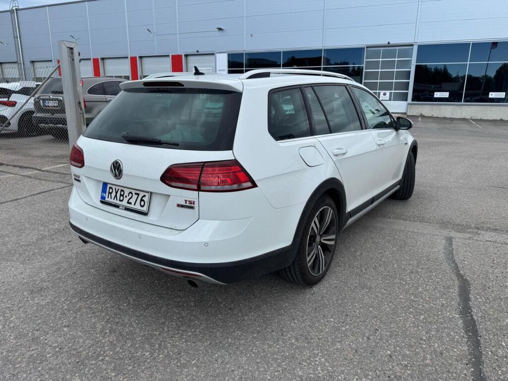 Volkswagen Golf 2018 Valkoinen