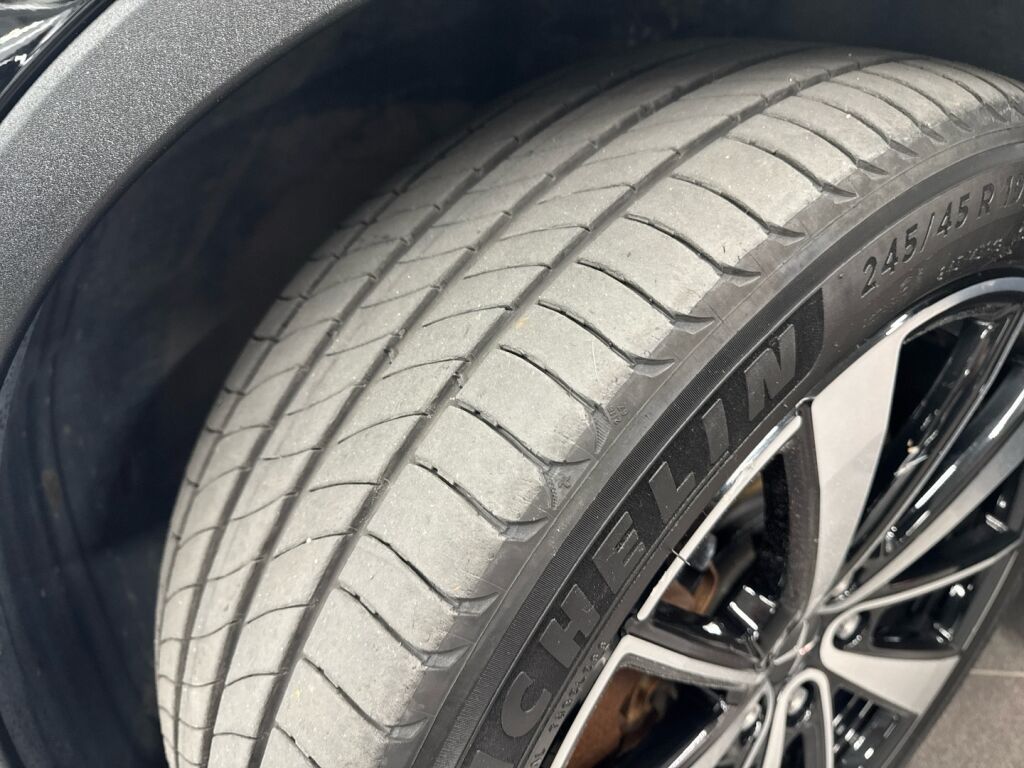 Polestar 2 2021 Musta