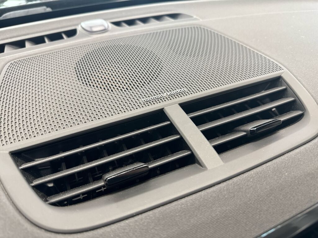 Polestar 2 2021 Musta