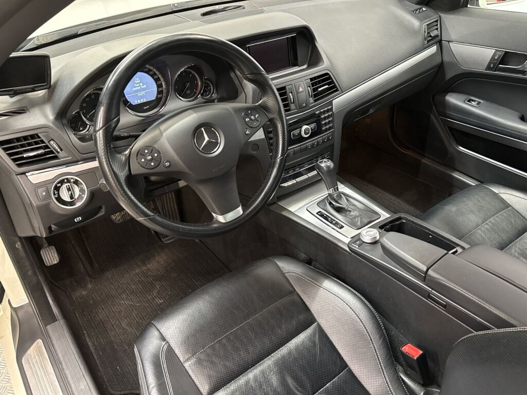 Mercedes-Benz E 2011 Valkoinen