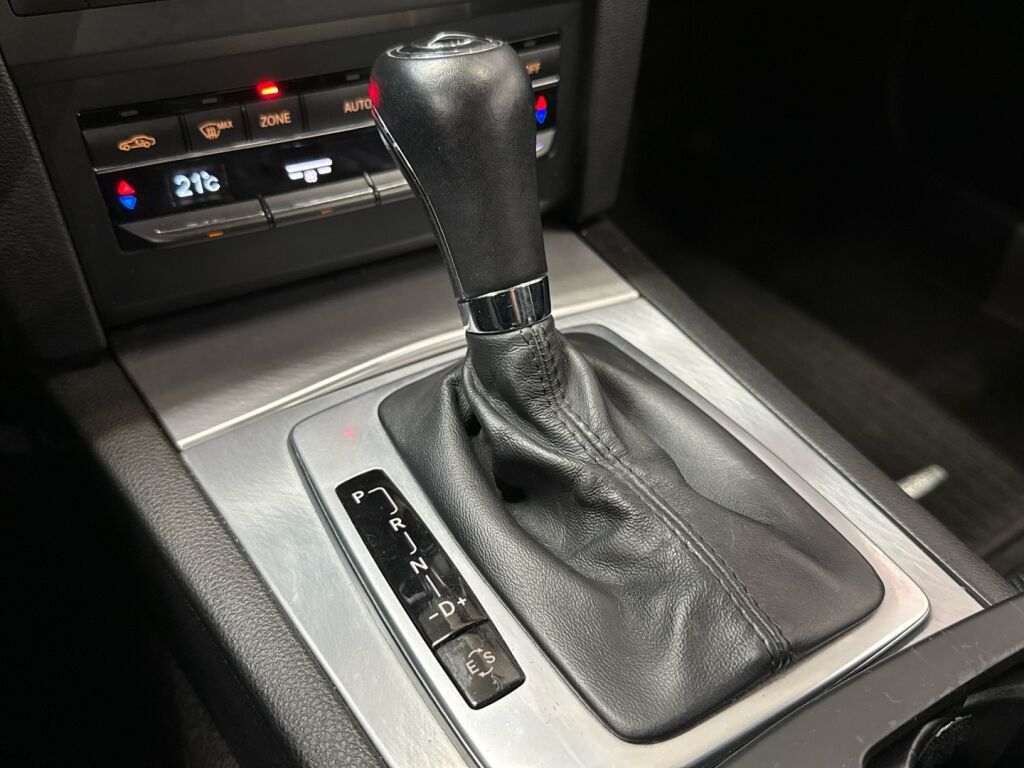 Mercedes-Benz E 2011 Valkoinen