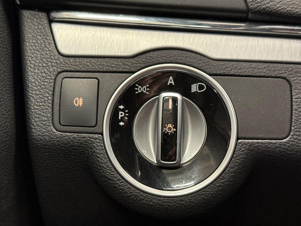 Mercedes-Benz E 2011 Valkoinen